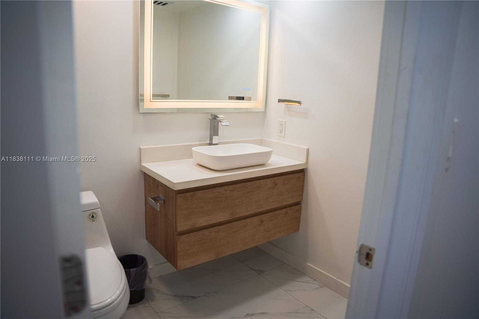 Small Image of 7601 EAST TREASURE DR #1422, North Bay Village Number 3