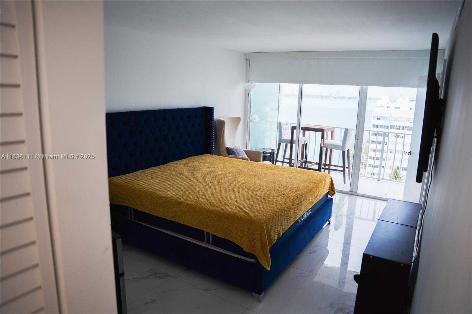 Small Image of 7601 EAST TREASURE DR #1422, North Bay Village Number 4