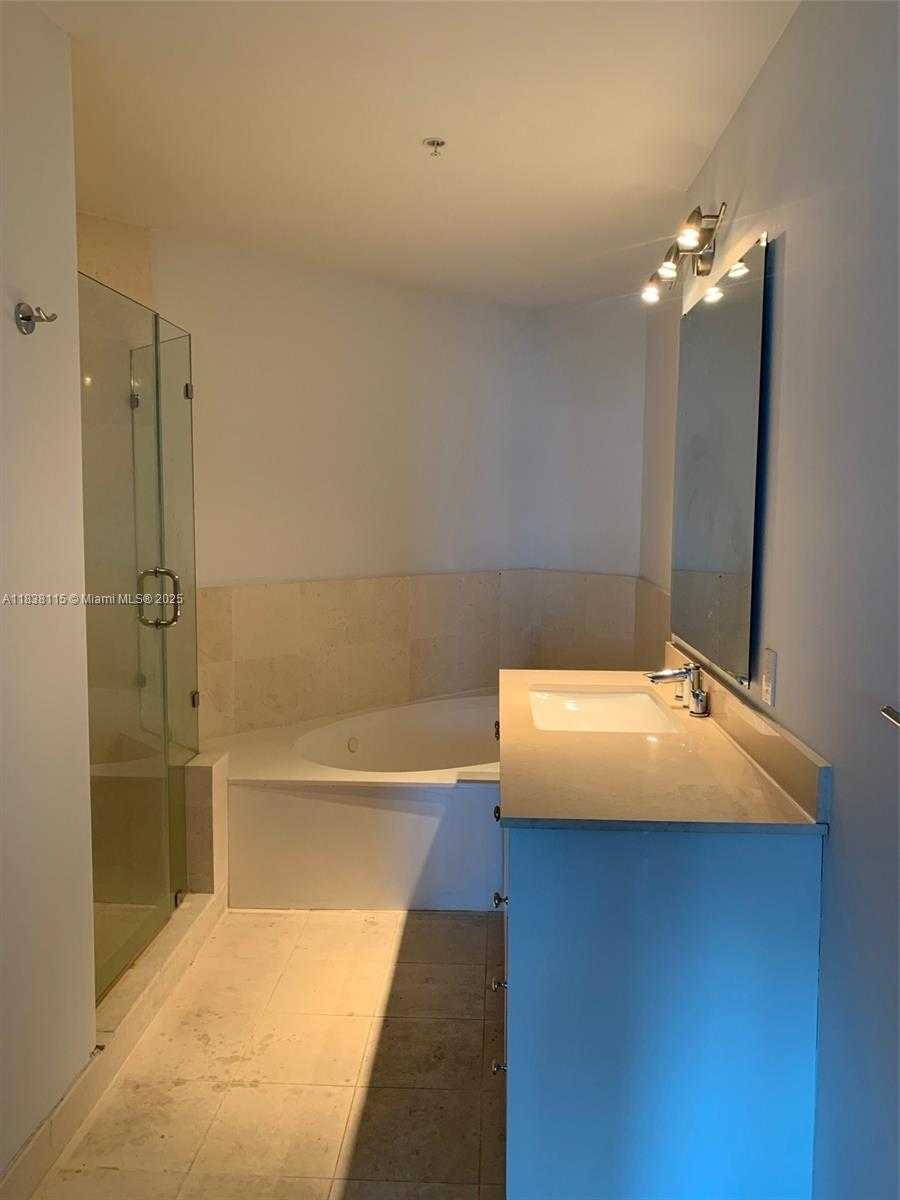 Small Image of 60 SOUTH WEST 13TH ST #3826, Miami Number 25