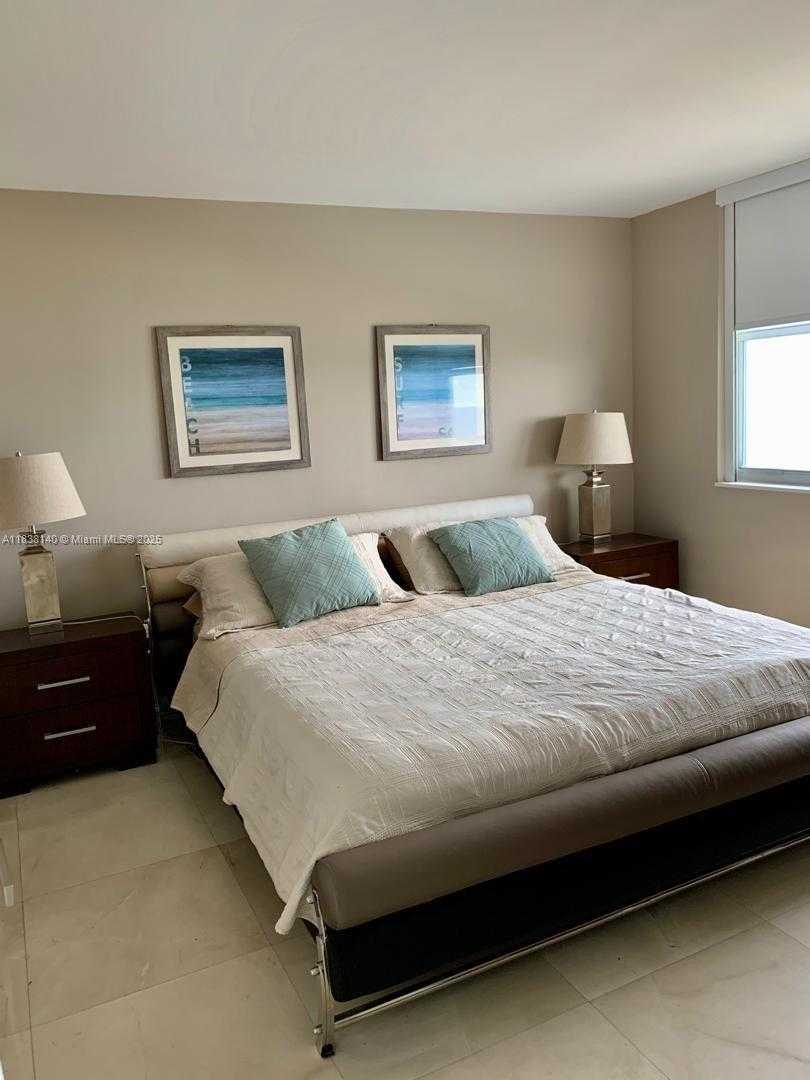 Small Image of 5701 COLLINS AVE #704, Miami Beach Number 10