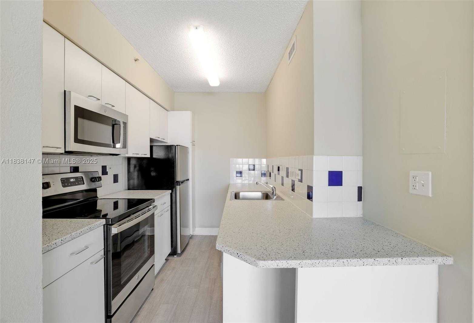 Small Image of 1500 BAY RD #S-0472, Miami Beach Number 10