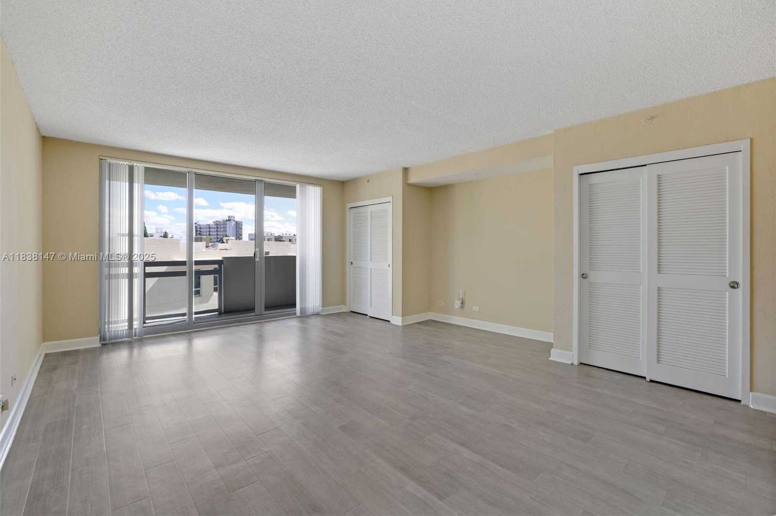 Small Image of 1500 BAY RD #S-0472, Miami Beach Number 12