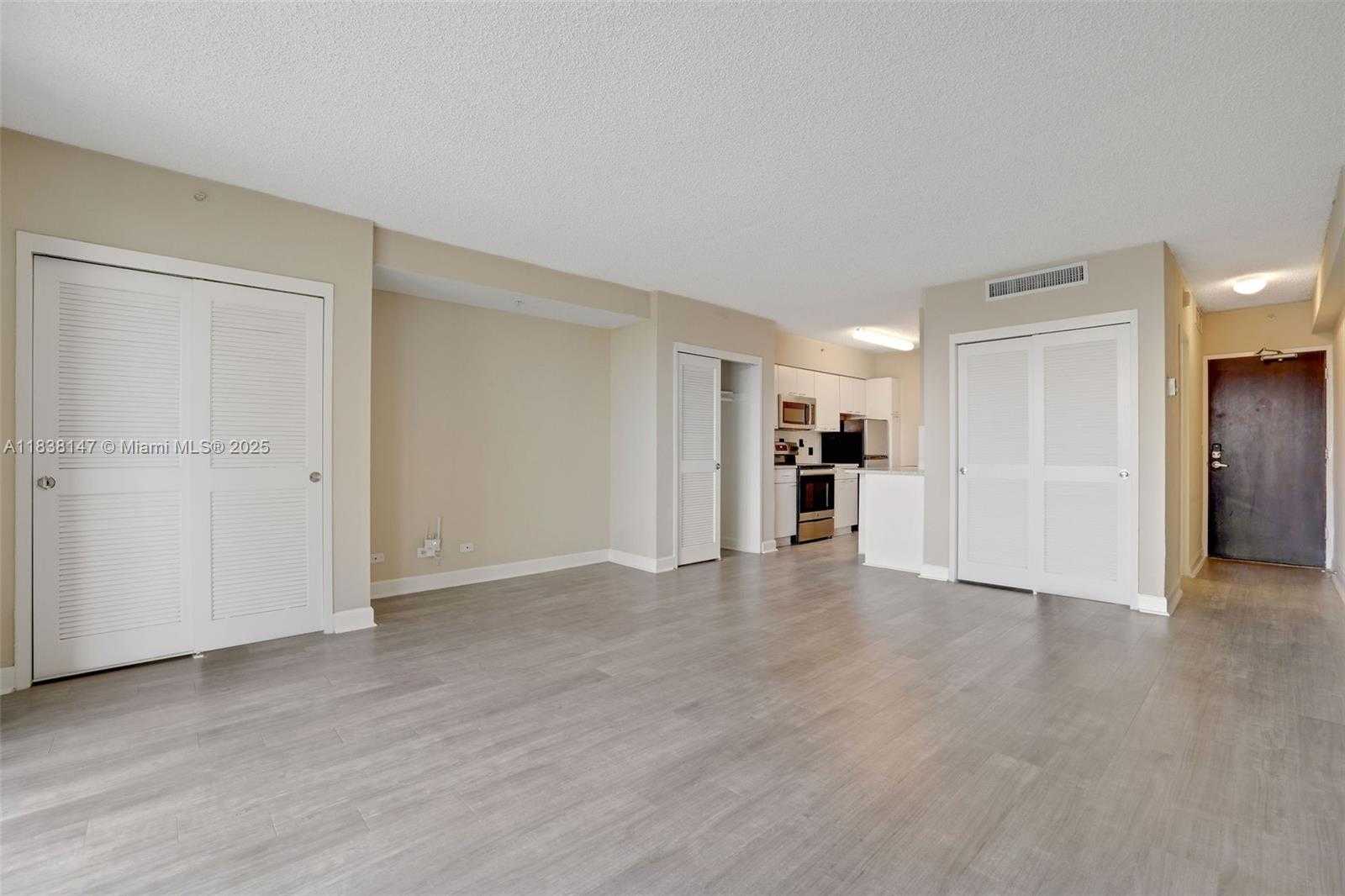 Small Image of 1500 BAY RD #S-0472, Miami Beach Number 13