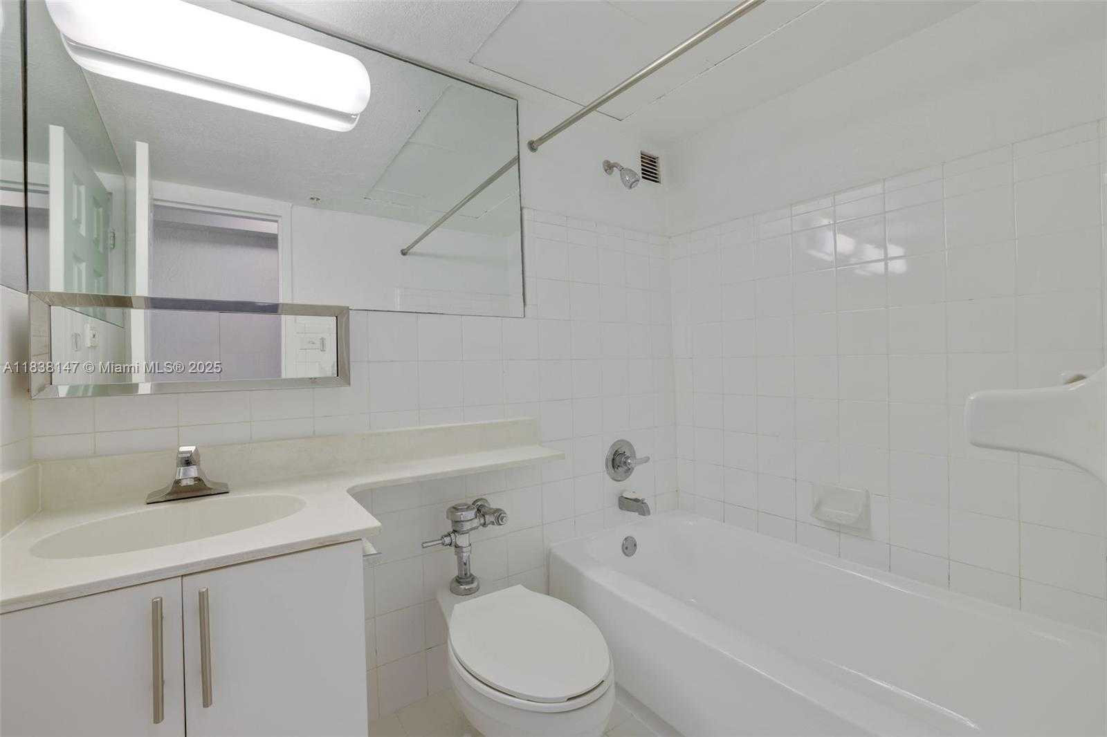 Small Image of 1500 BAY RD #S-0472, Miami Beach Number 14