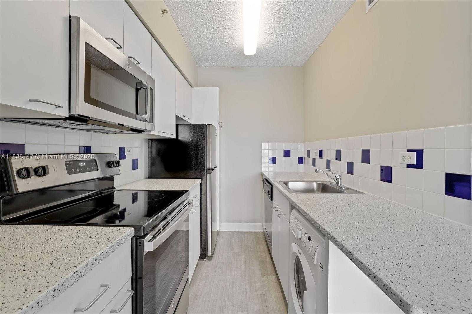 Small Image of 1500 BAY RD #S-0472, Miami Beach Number 5