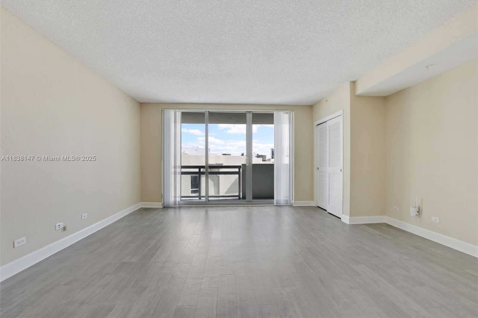 Small Image of 1500 BAY RD #S-0472, Miami Beach Number 6
