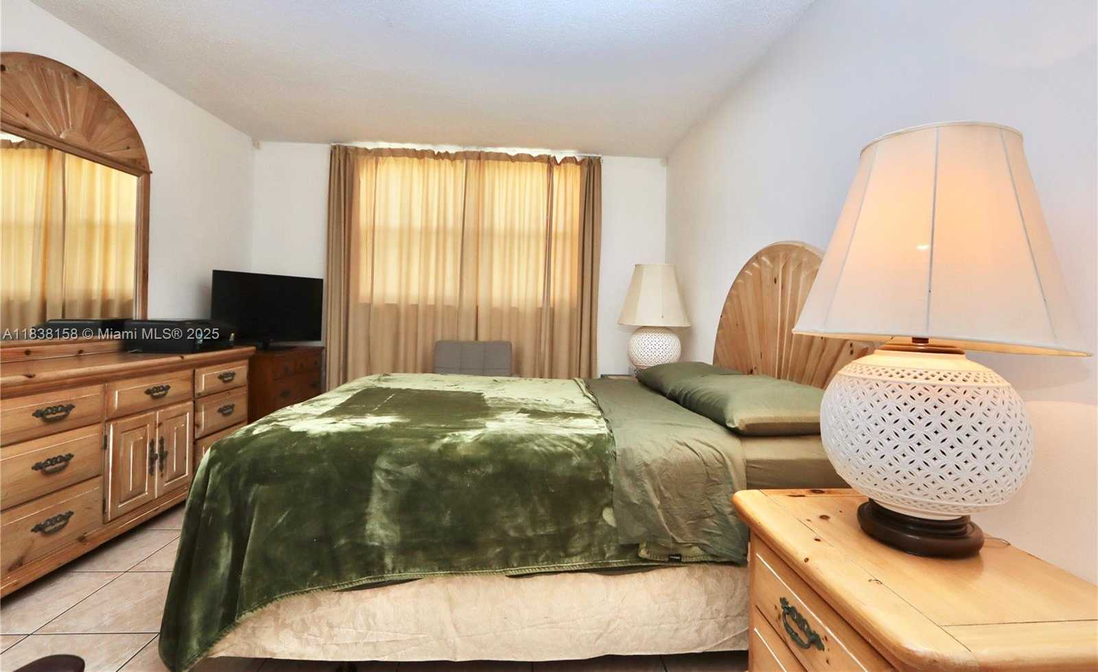 Small Image of 2851 LEONARD DR #J507, Aventura Number 17