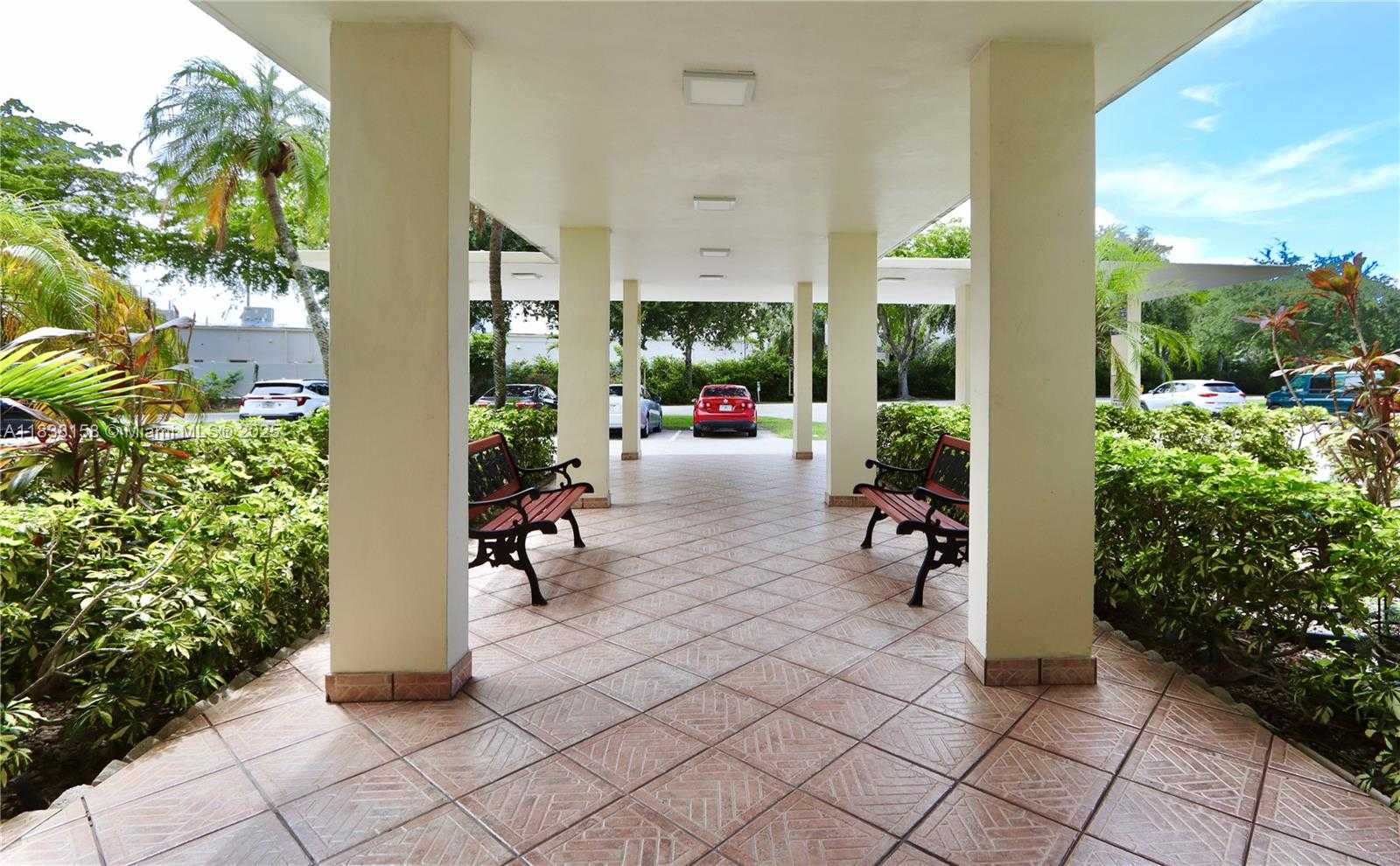 Small Image of 2851 LEONARD DR #J507, Aventura Number 3