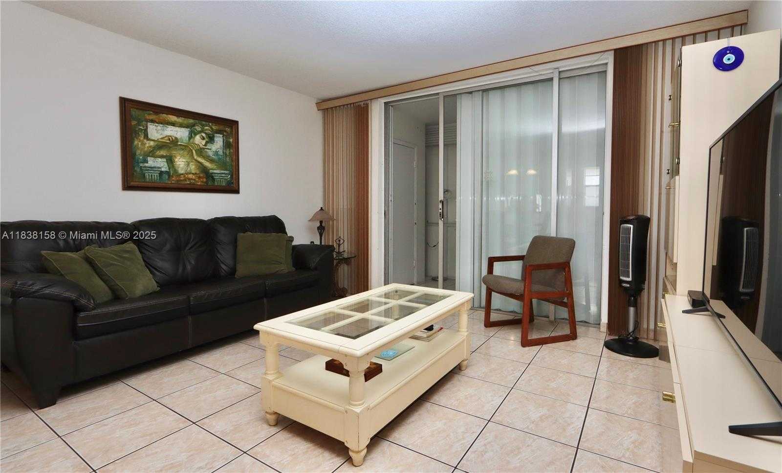 Small Image of 2851 LEONARD DR #J507, Aventura Number 7