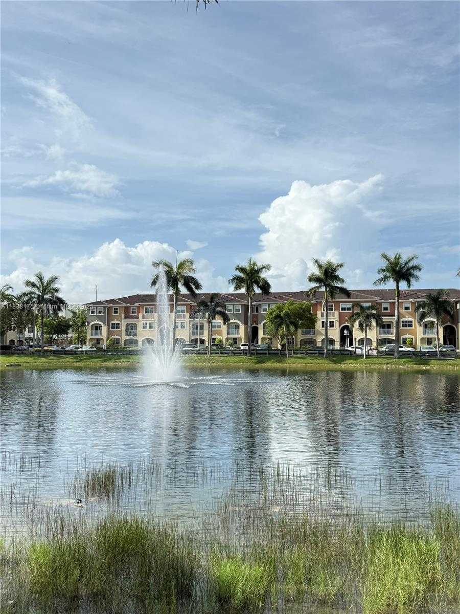 Small Image of 10805 NORTH WEST 89TH TER #102-4, Doral Number 5