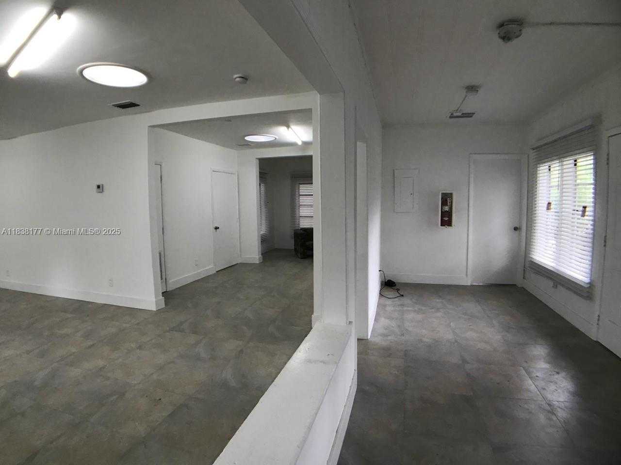 Small Image of 97 NORTH WEST 27TH ST, Miami Number 4