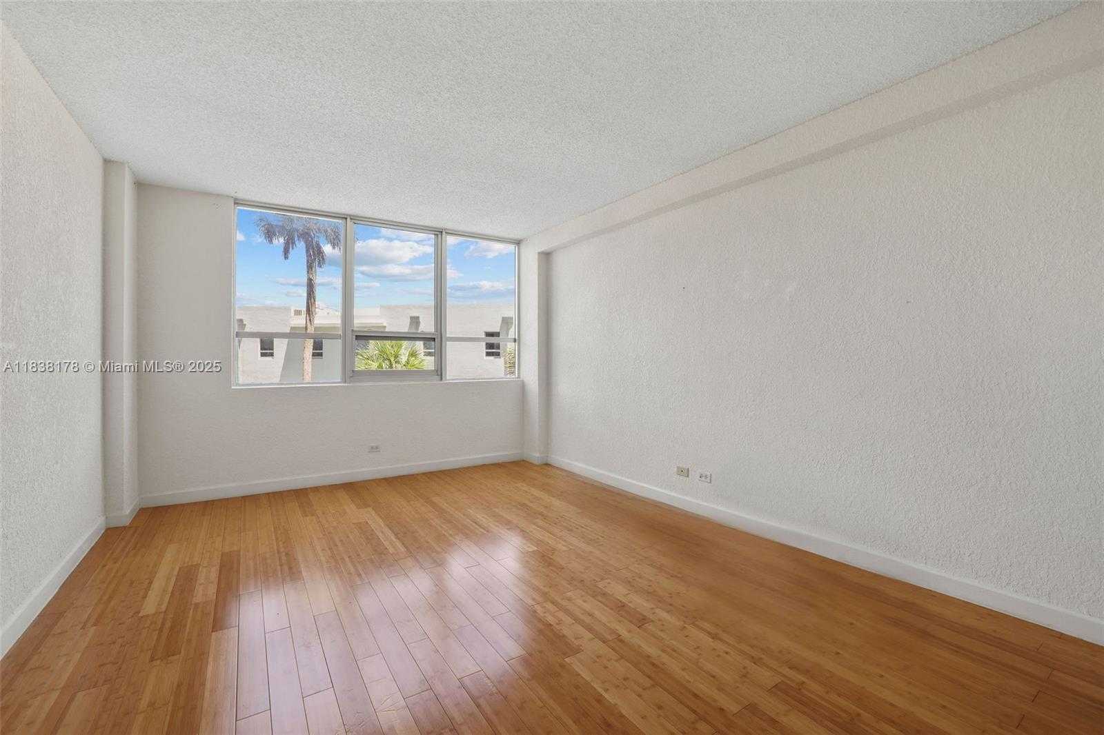 Small Image of 1500 BAY RD #S-0278, Miami Beach Number 14