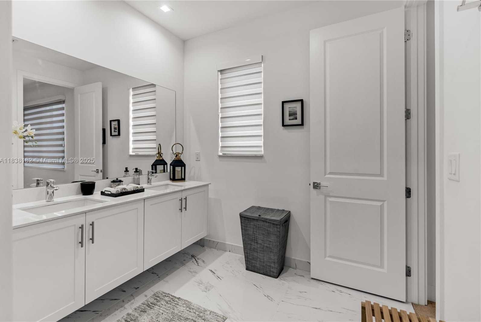 Small Image of 4374 NORTH WEST 81ST AVE, Doral Number 19