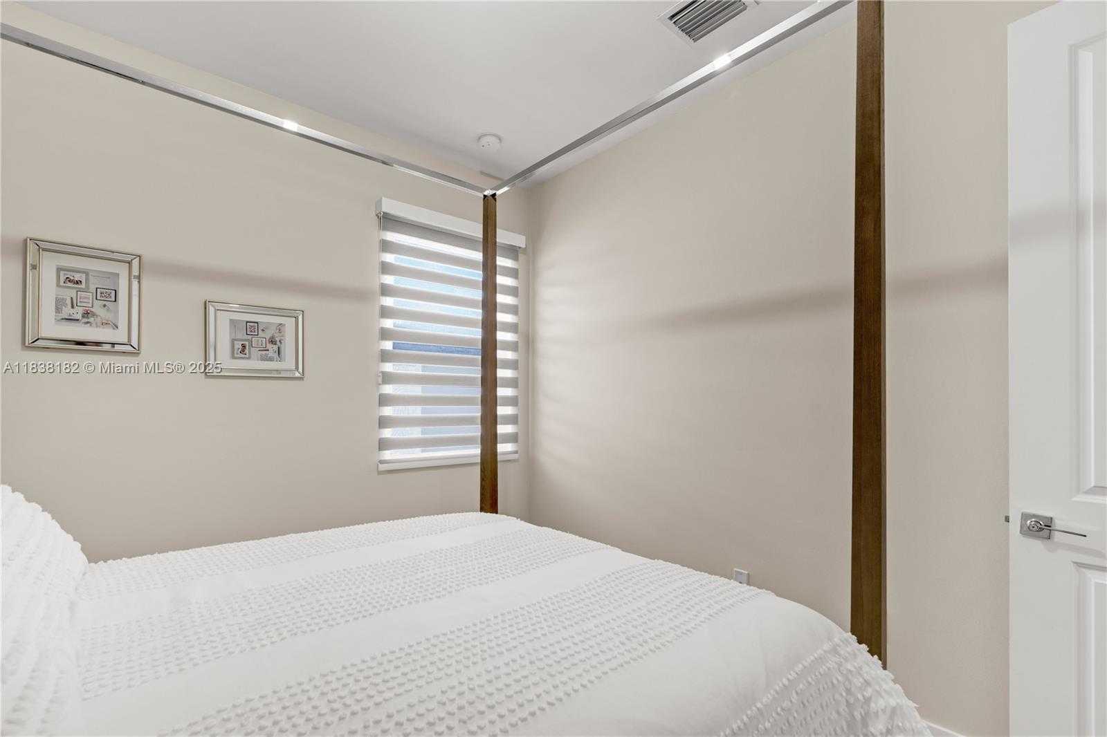 Small Image of 4374 NORTH WEST 81ST AVE, Doral Number 22