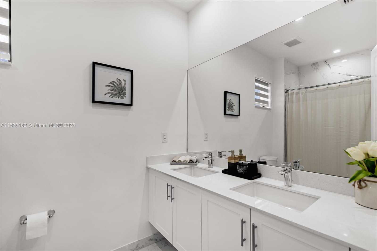 Small Image of 4374 NORTH WEST 81ST AVE, Doral Number 24
