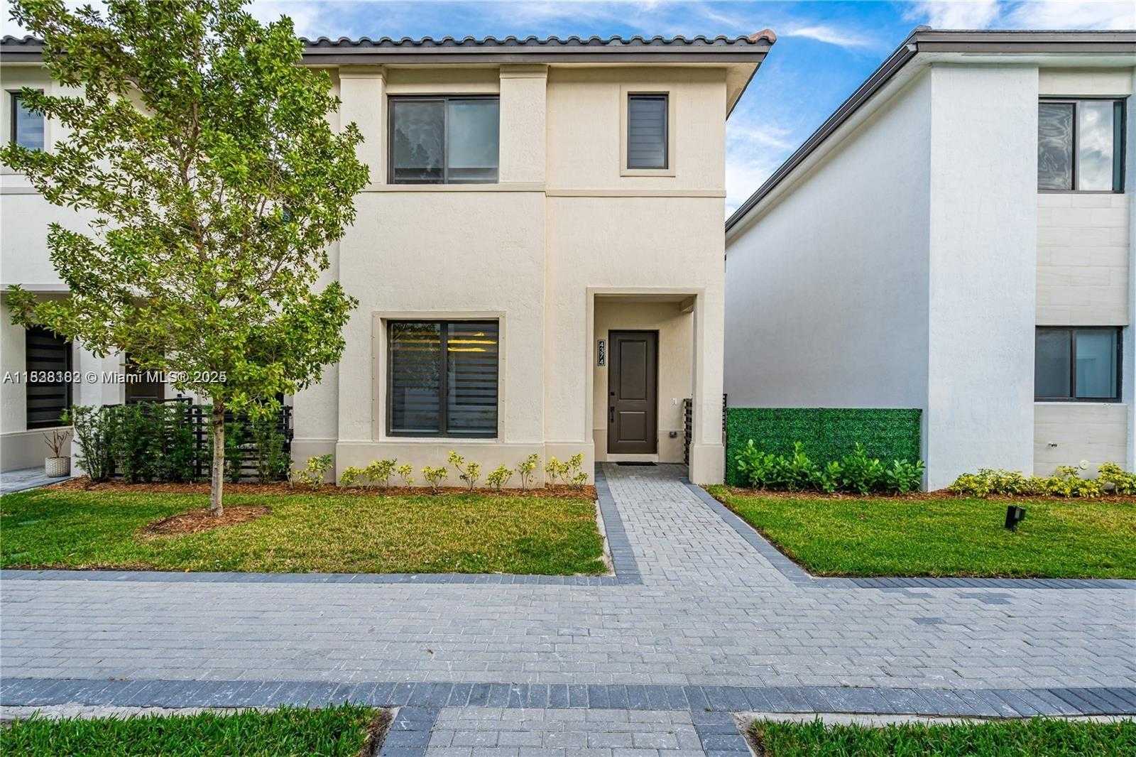 Small Image of 4374 NORTH WEST 81ST AVE, Doral Number 31