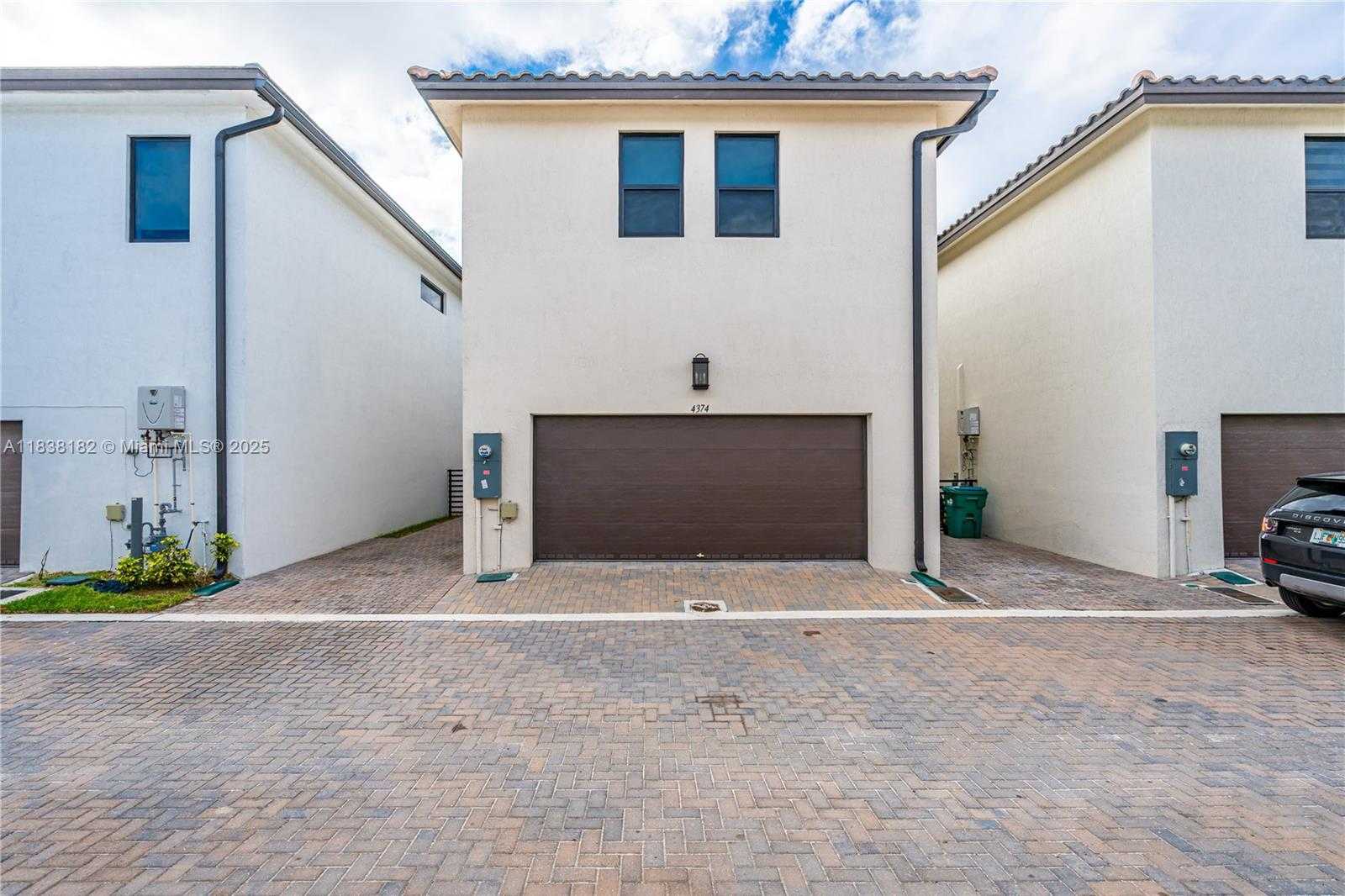 Small Image of 4374 NORTH WEST 81ST AVE, Doral Number 33