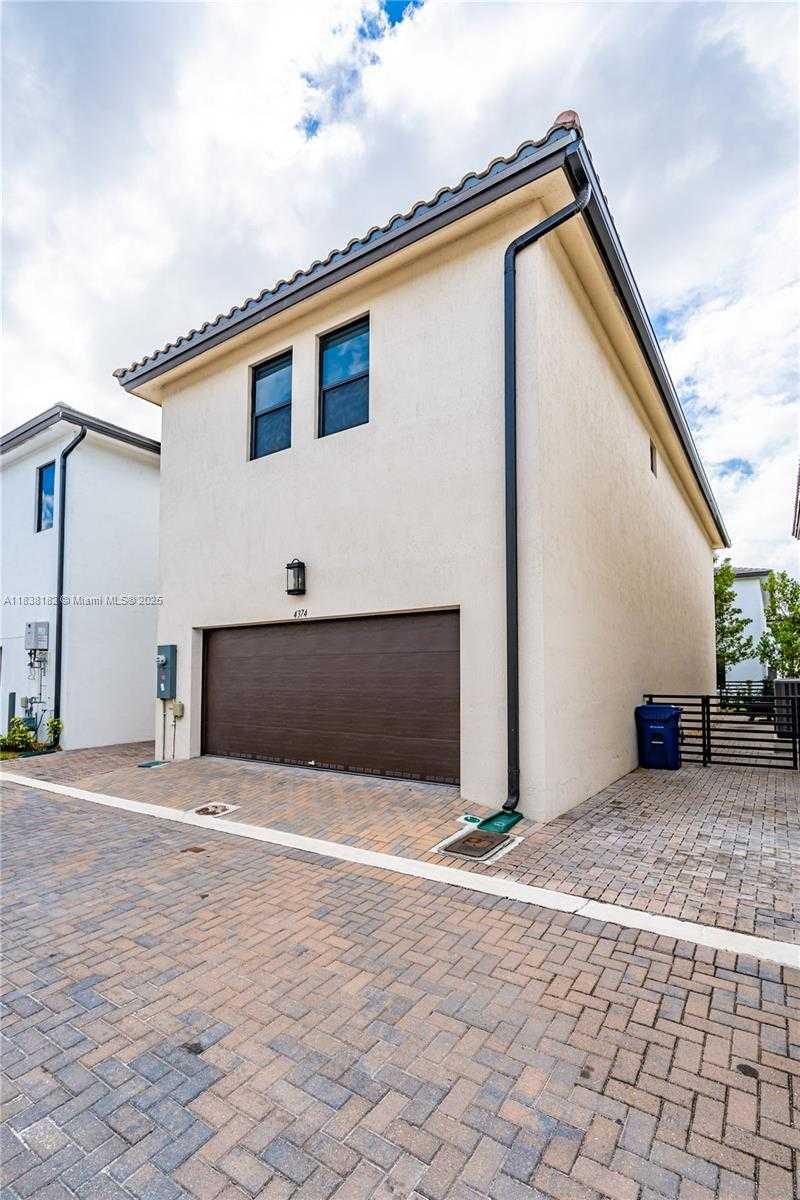 Small Image of 4374 NORTH WEST 81ST AVE, Doral Number 34