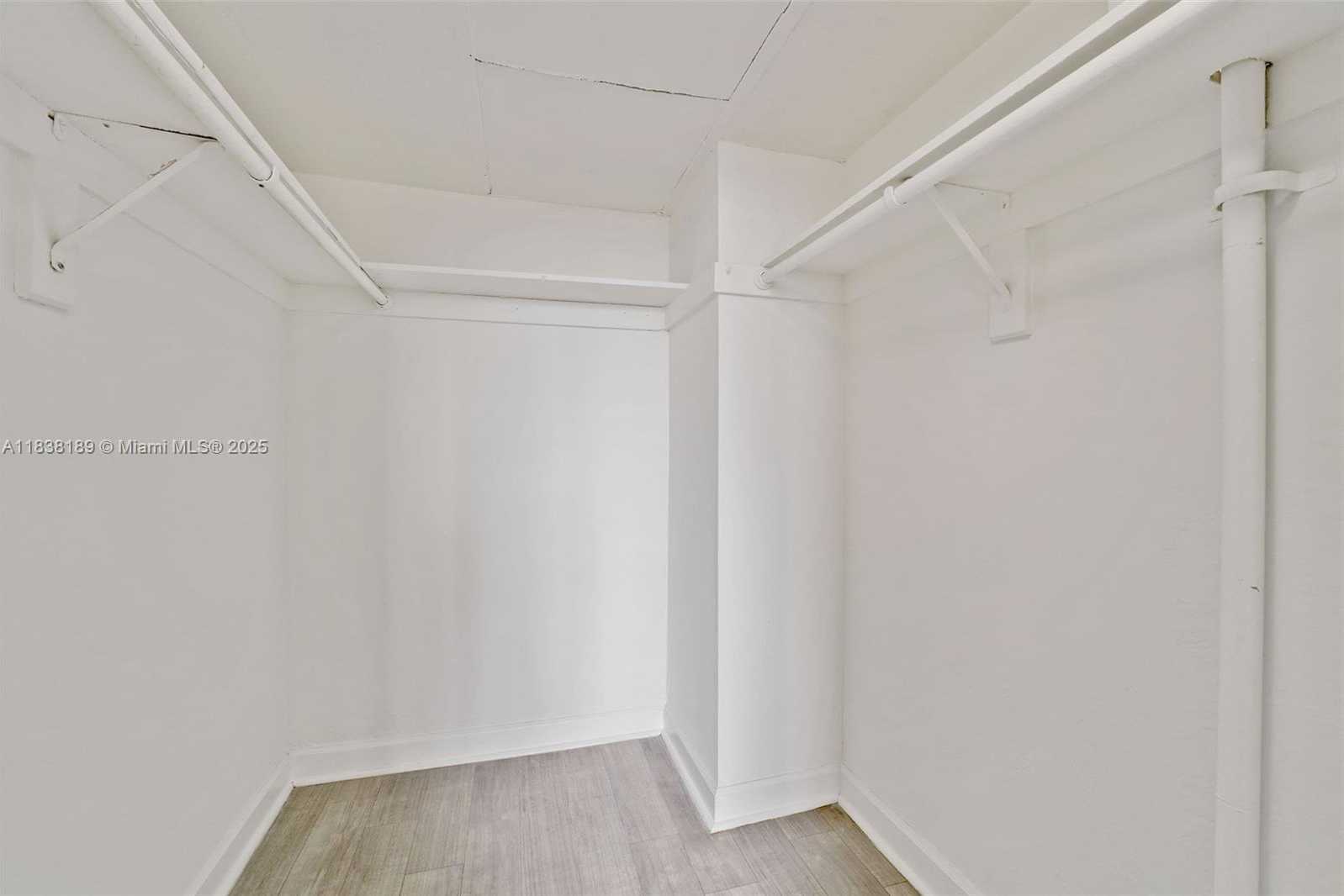 Small Image of 1500 BAY RD #S-1508, Miami Beach Number 14