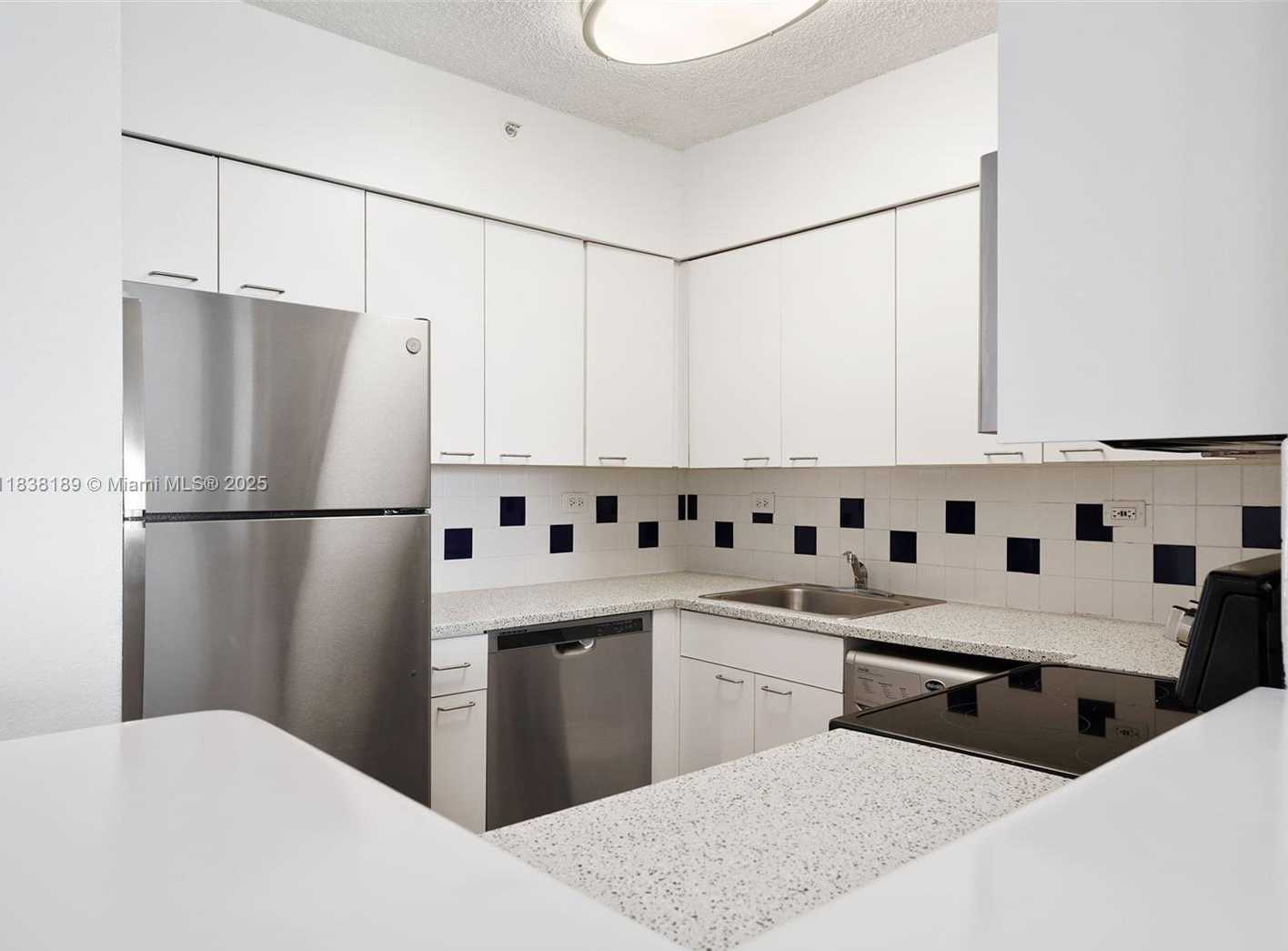 Small Image of 1500 BAY RD #S-1508, Miami Beach Number 7