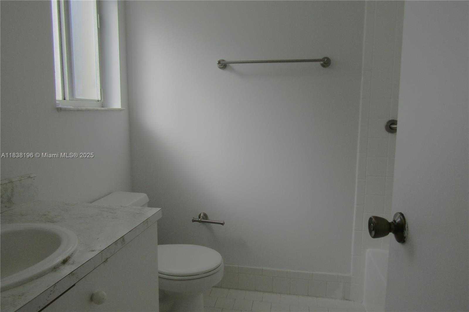 Small Image of 17278 SOUTH WEST 139TH CT, Miami Number 14