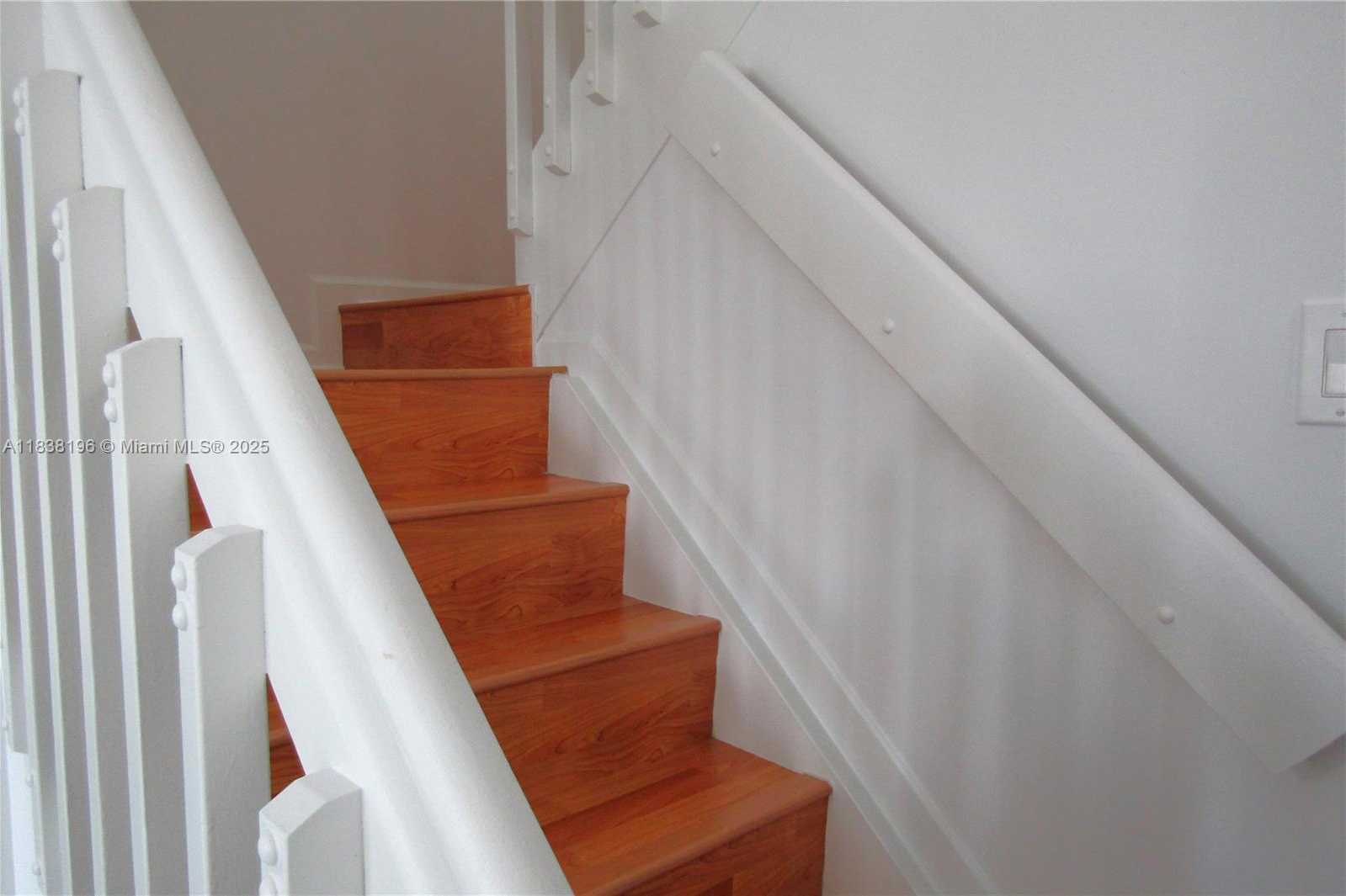 Small Image of 17278 SOUTH WEST 139TH CT, Miami Number 4
