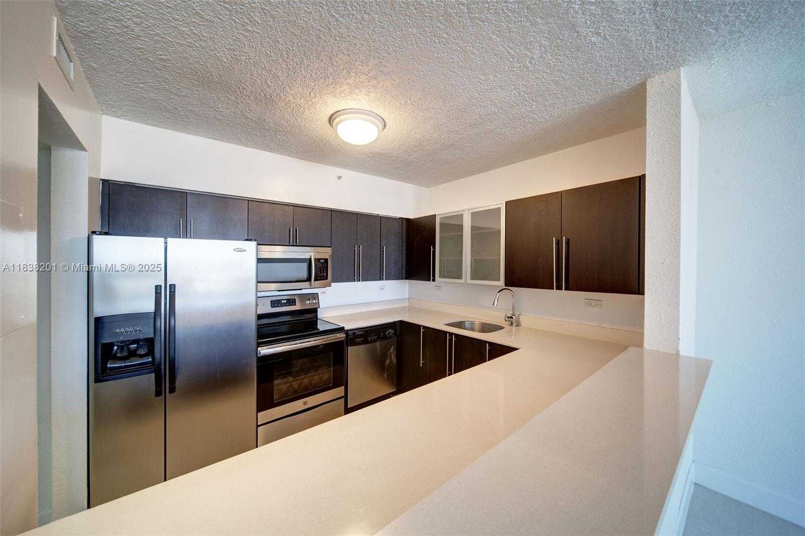 Small Image of 1500 BAY RD #S-1170, Miami Beach Number 6