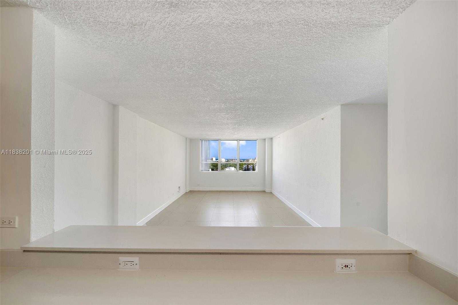 Small Image of 1500 BAY RD #S-1170, Miami Beach Number 8