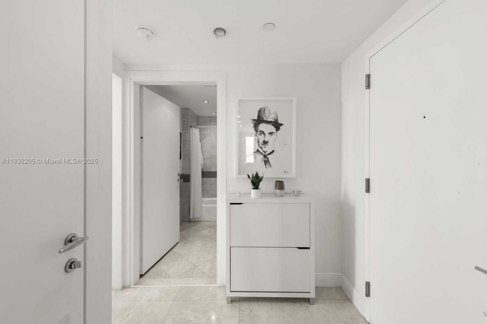 Small Image of Miami Beach Number 14