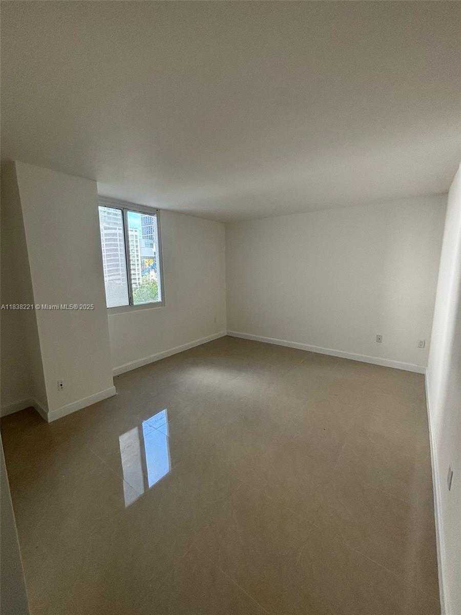 Small Image of 800 NORTH MIAMI AVE #E-605, Miami Number 6