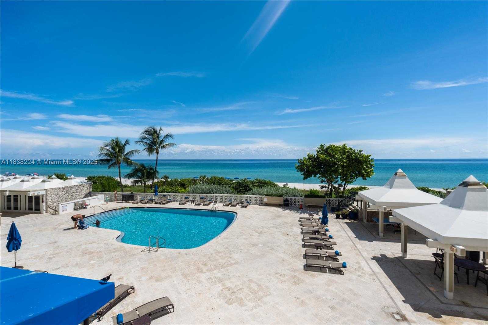 Small Image of 5555 COLLINS AVE #6W, Miami Beach Number 11