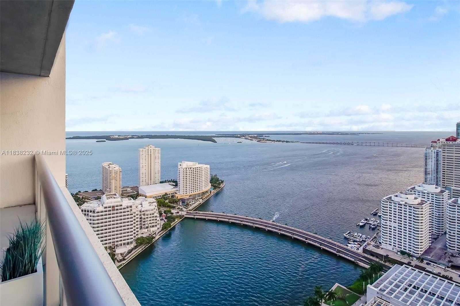 Small Image of 495 BRICKELL AVE #4209, Miami Number 13