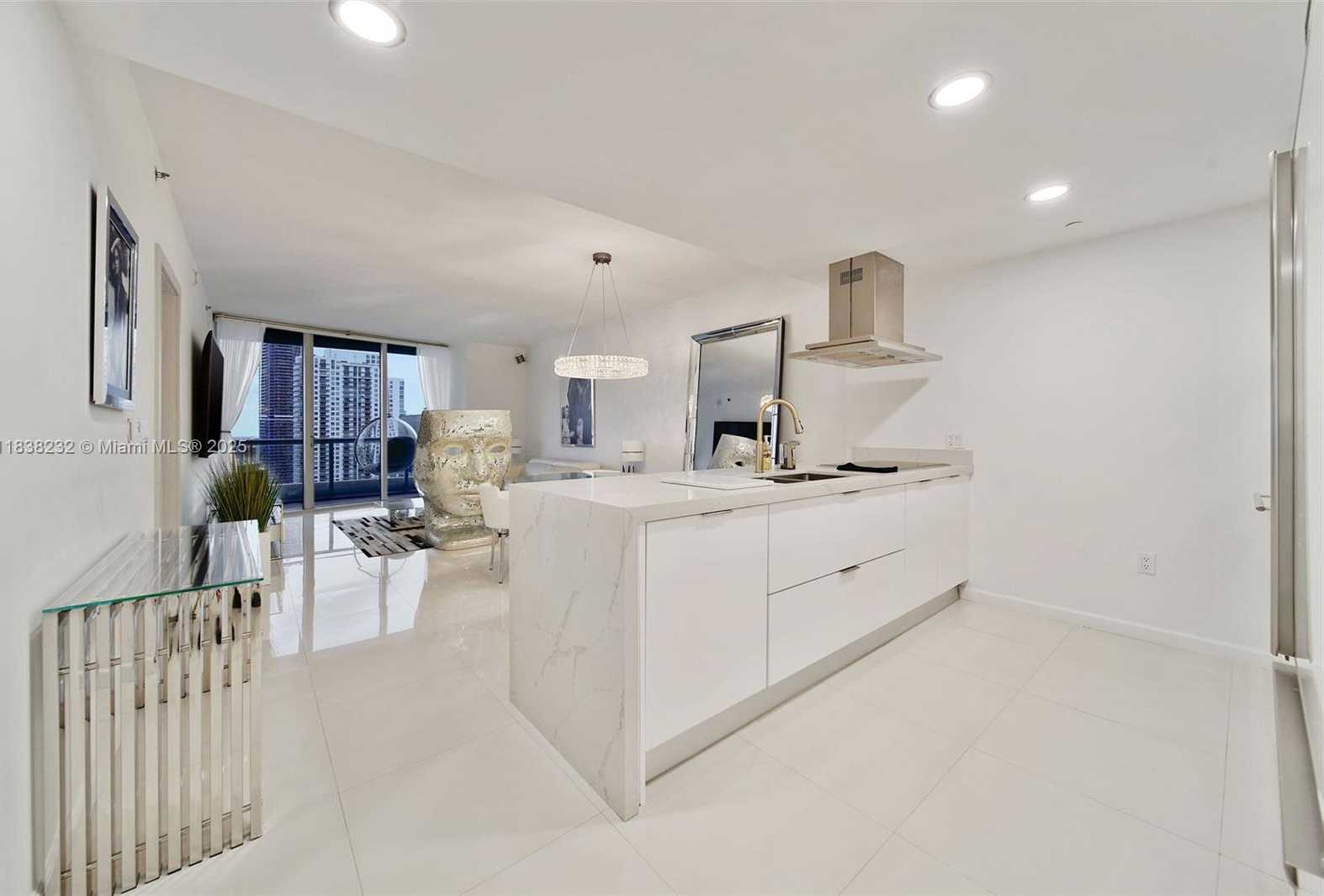 Small Image of 495 BRICKELL AVE #4209, Miami Number 2