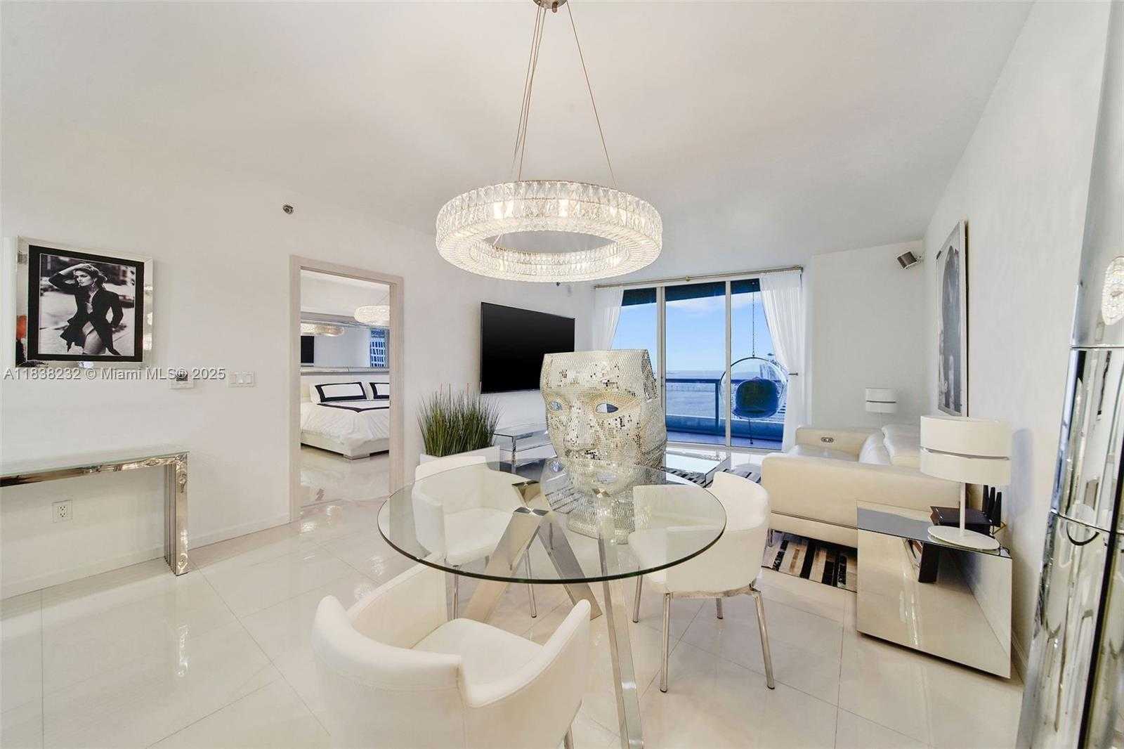 Small Image of 495 BRICKELL AVE #4209, Miami Number 6