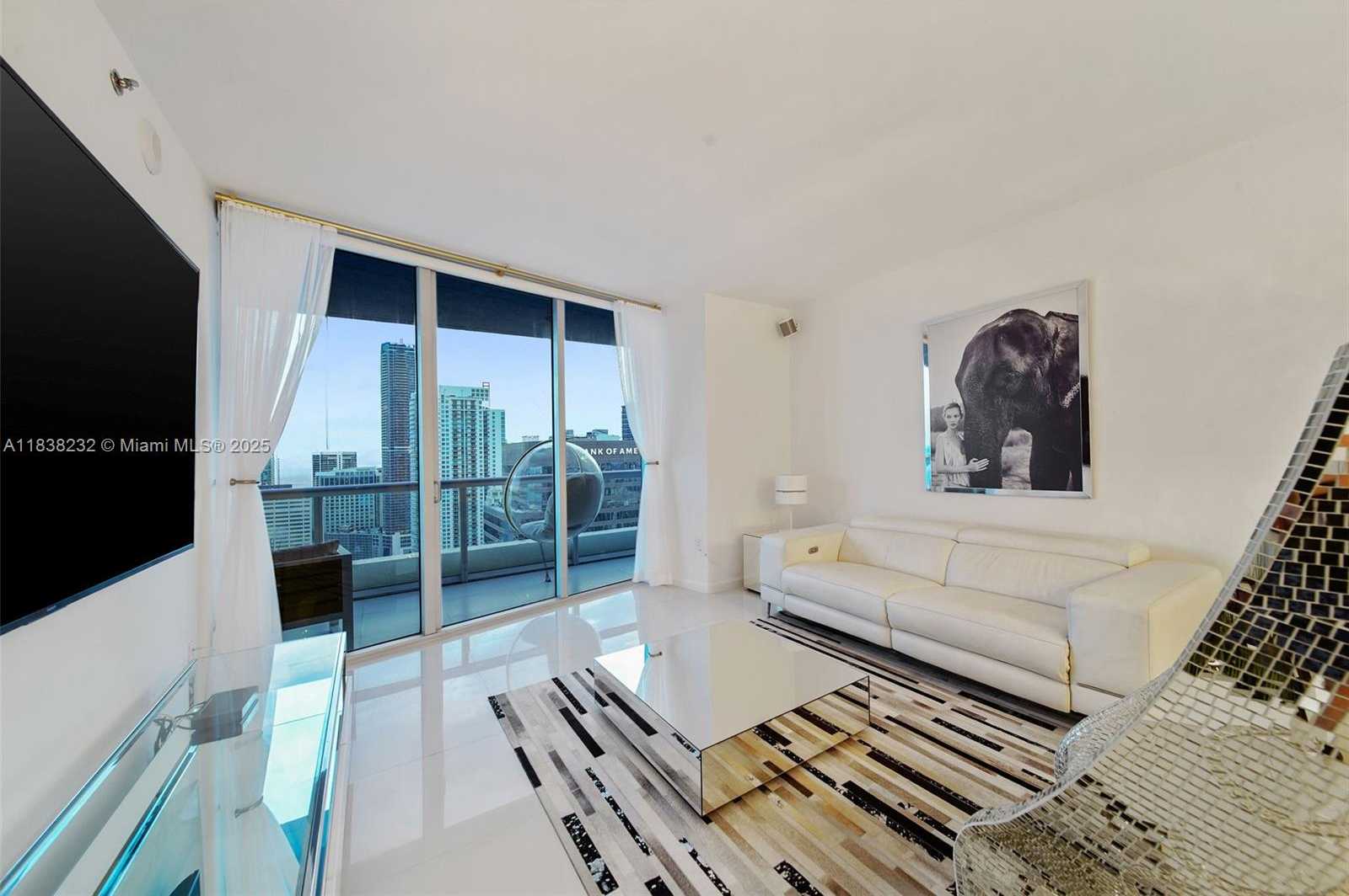 Small Image of 495 BRICKELL AVE #4209, Miami Number 7