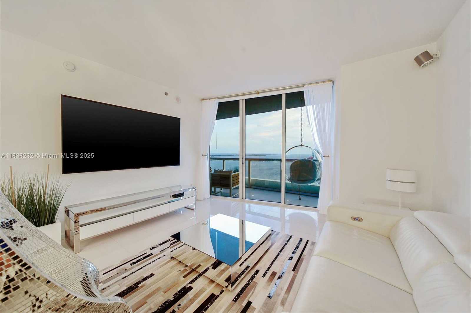 Small Image of 495 BRICKELL AVE #4209, Miami Number 8