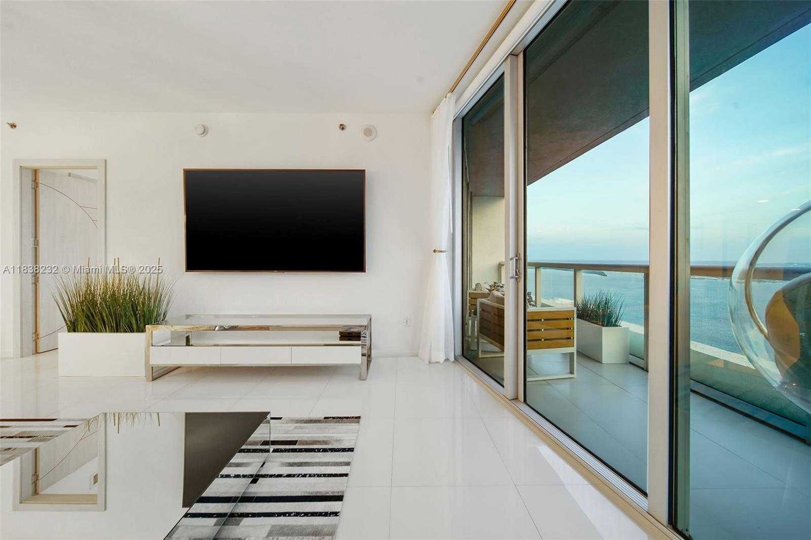 Small Image of 495 BRICKELL AVE #4209, Miami Number 9