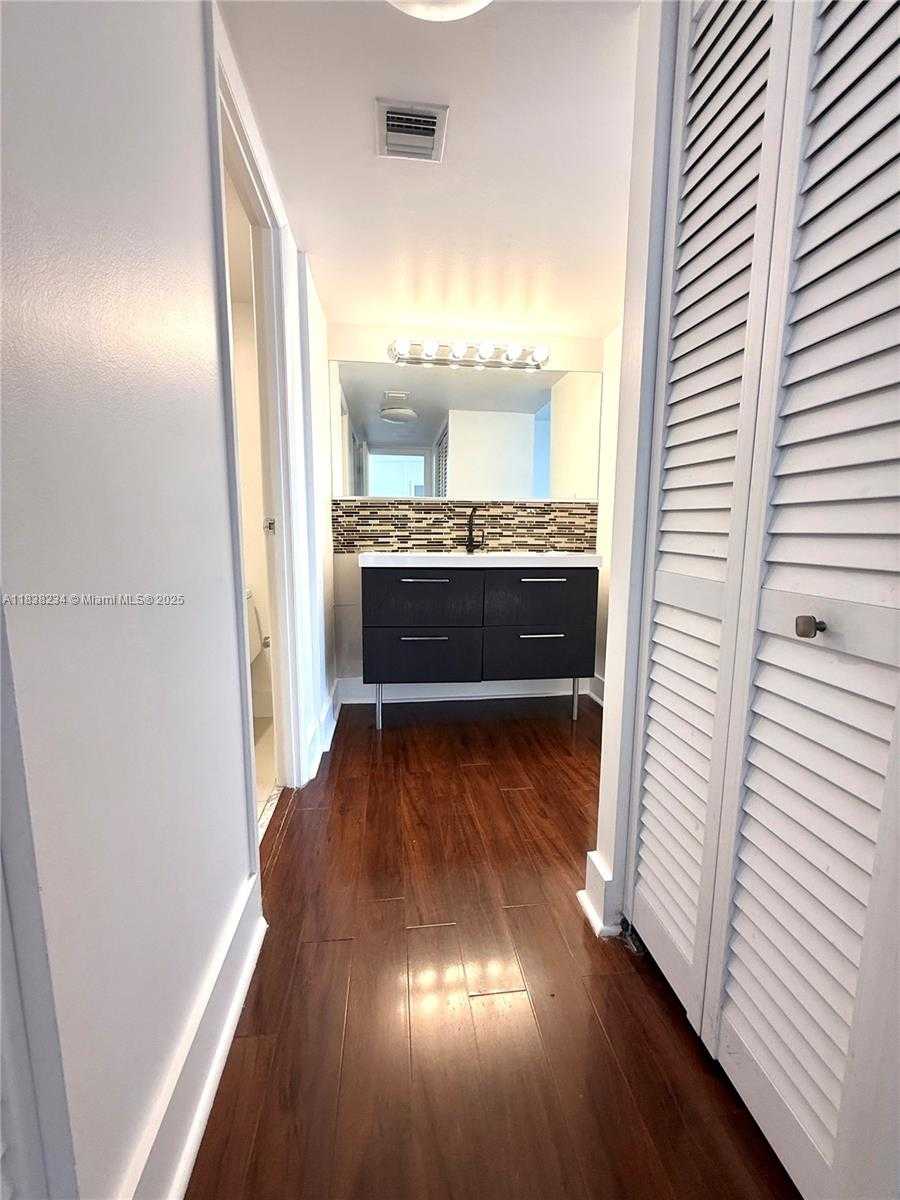 Small Image of 20335 WEST COUNTRY CLUB DR #502, Aventura Number 16