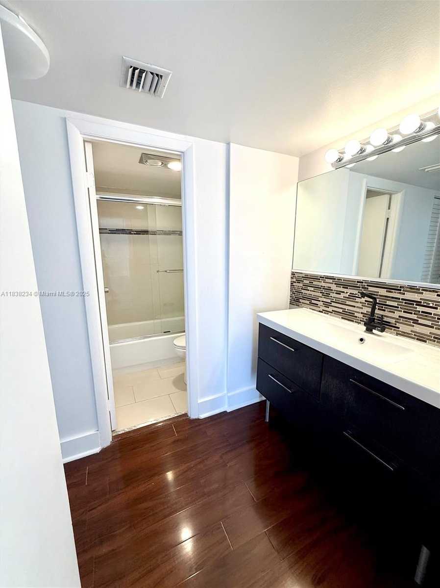 Small Image of 20335 WEST COUNTRY CLUB DR #502, Aventura Number 17