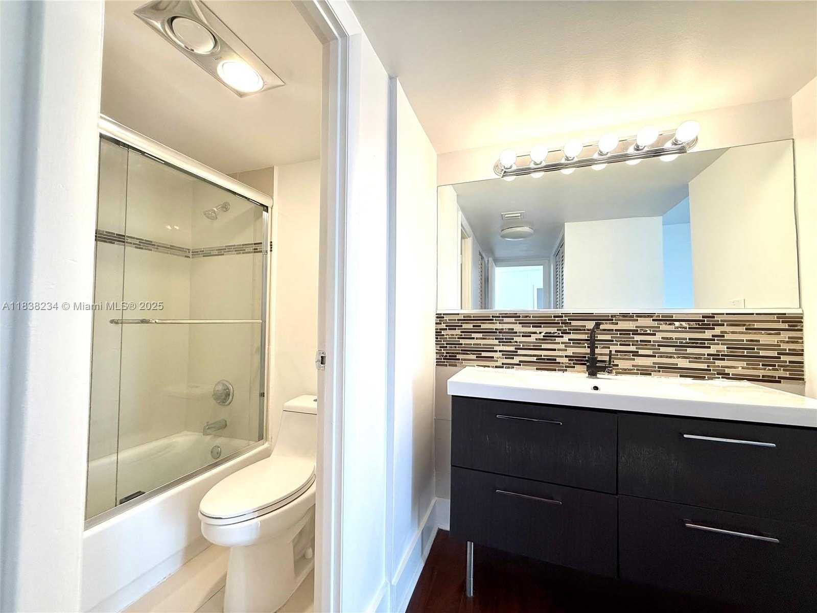 Small Image of 20335 WEST COUNTRY CLUB DR #502, Aventura Number 2