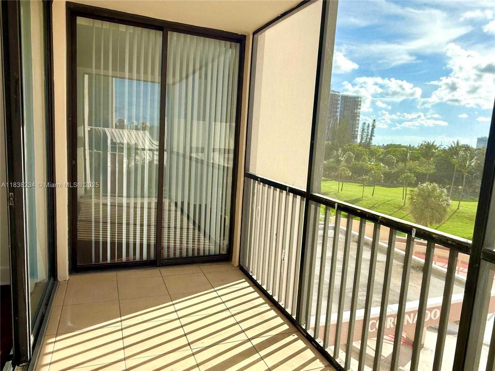 Small Image of 20335 WEST COUNTRY CLUB DR #502, Aventura Number 8