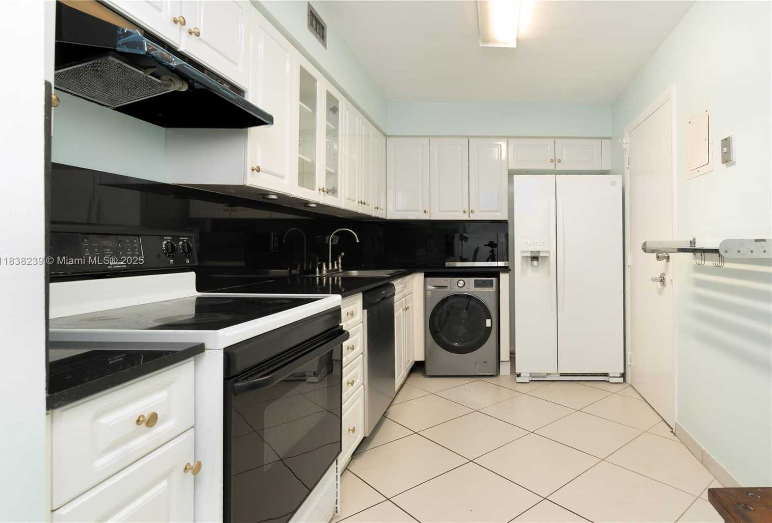 Small Image of 6770 INDIAN CREEK DR #6G, Miami Beach Number 11