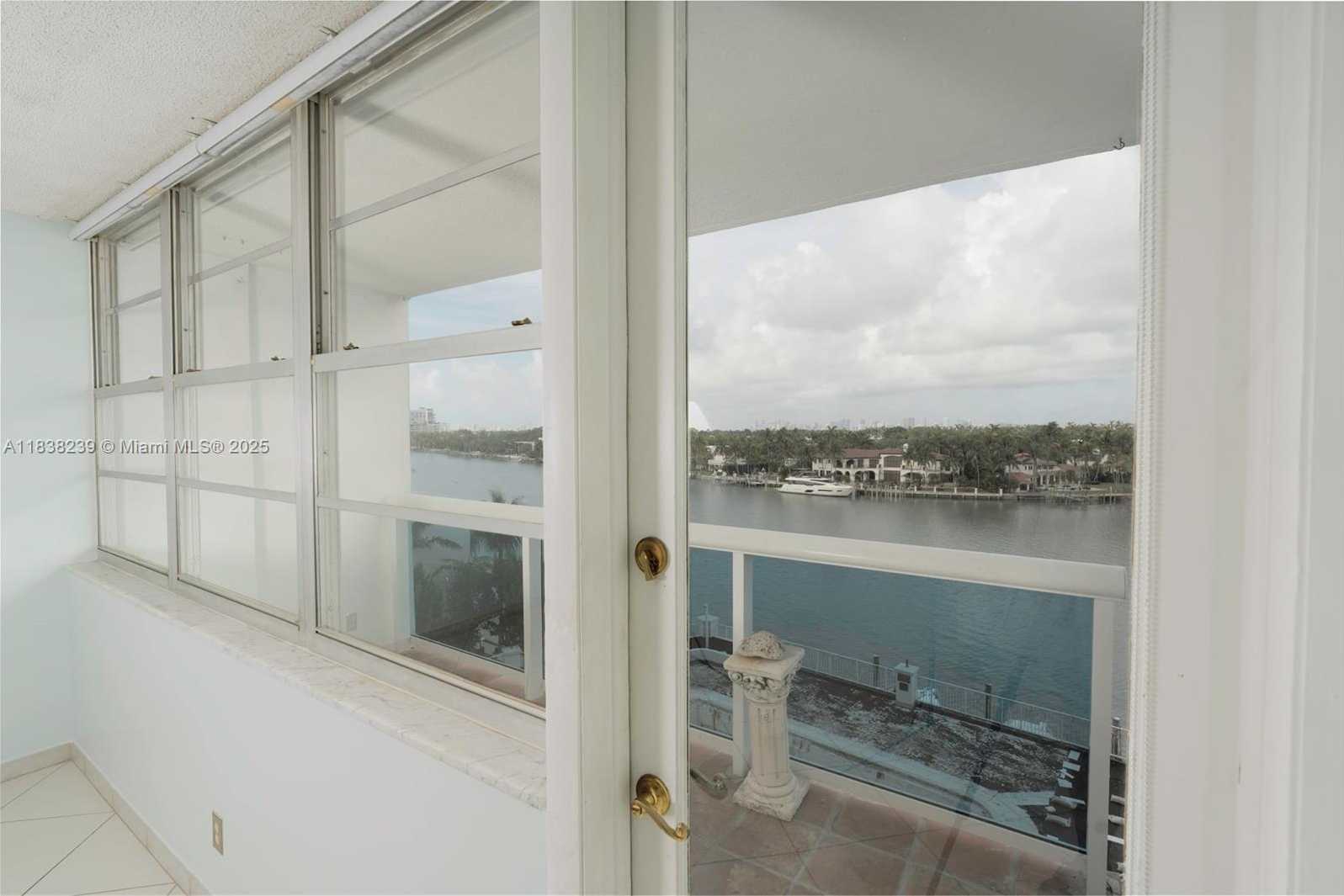 Small Image of 6770 INDIAN CREEK DR #6G, Miami Beach Number 12