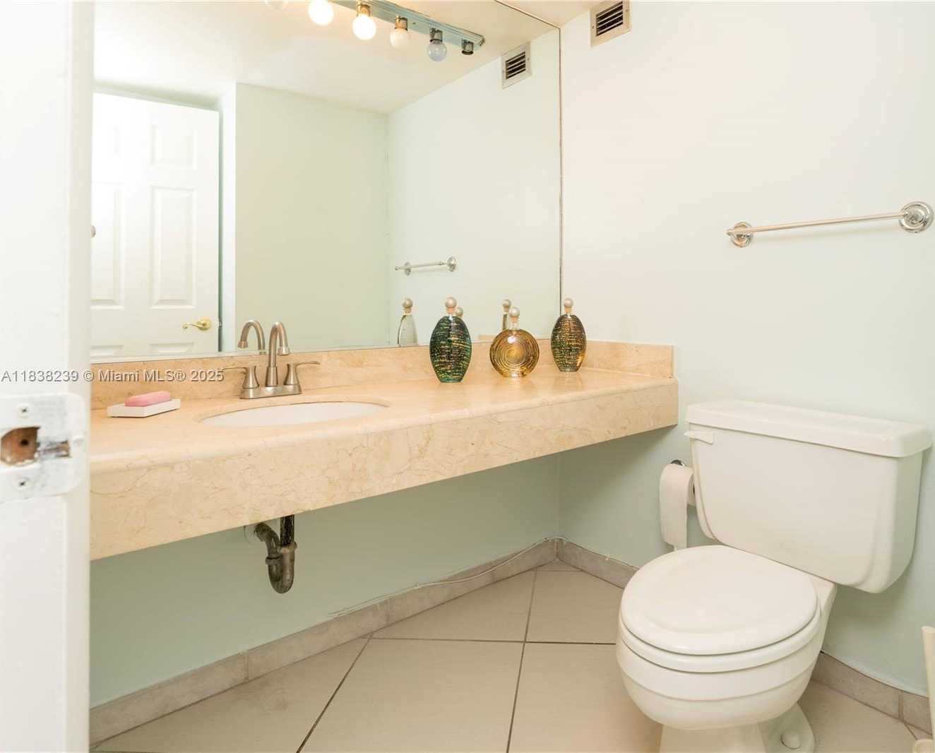 Small Image of 6770 INDIAN CREEK DR #6G, Miami Beach Number 13