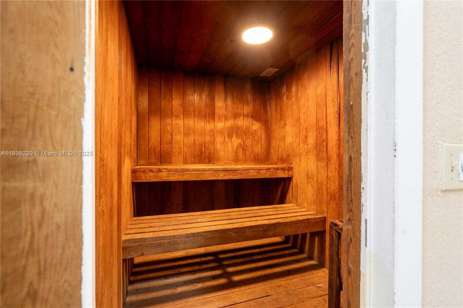 Small Image of 6770 INDIAN CREEK DR #6G, Miami Beach Number 19