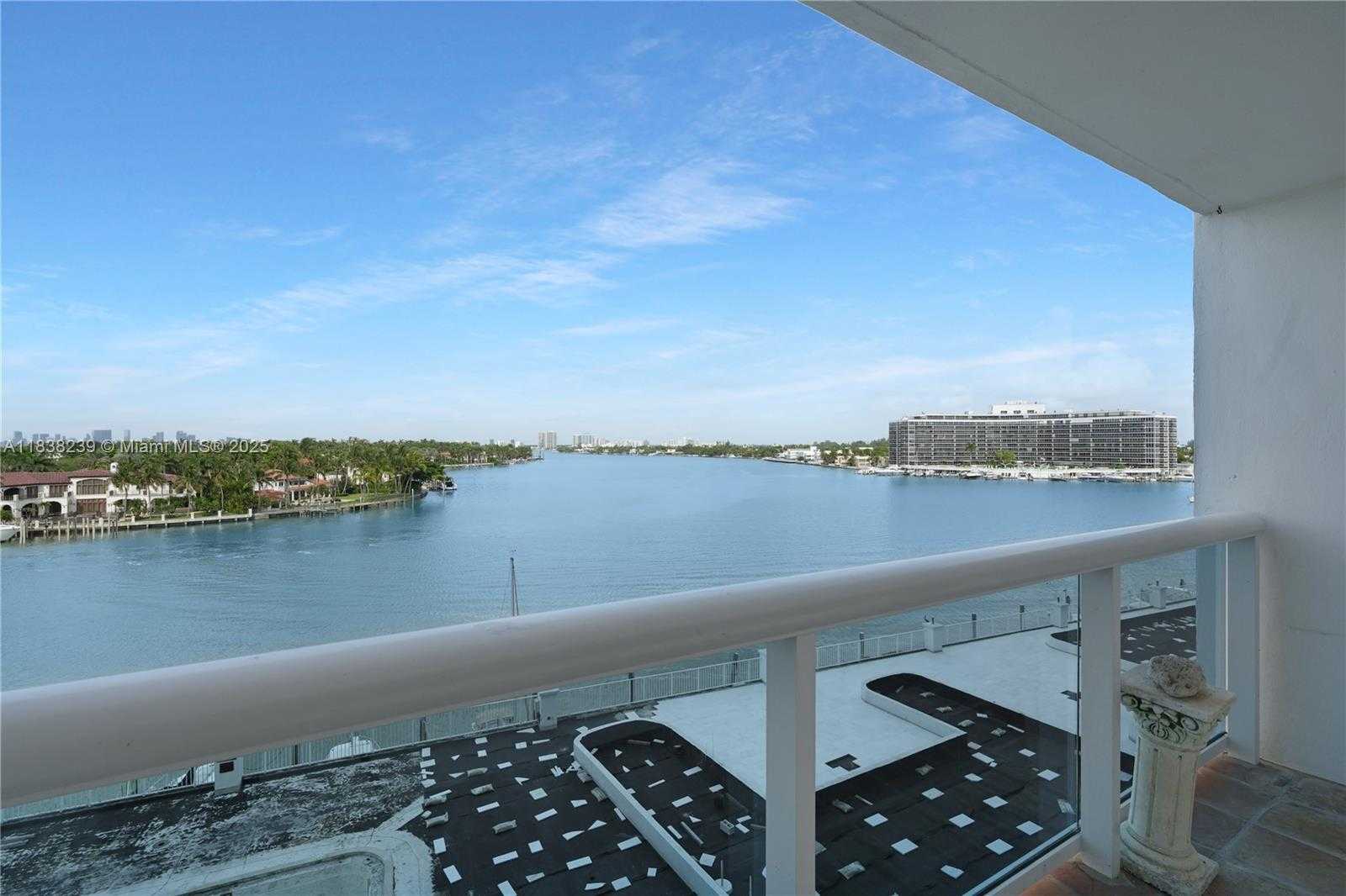 Small Image of 6770 INDIAN CREEK DR #6G, Miami Beach Number 2