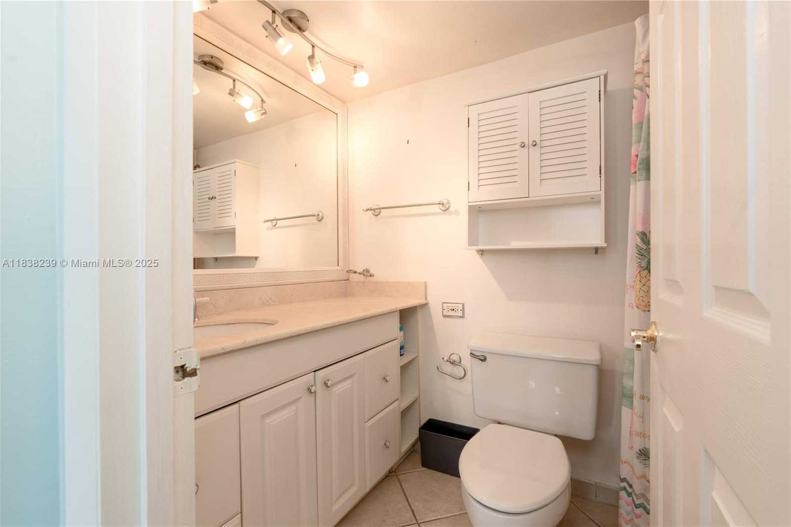 Small Image of 6770 INDIAN CREEK DR #6G, Miami Beach Number 9