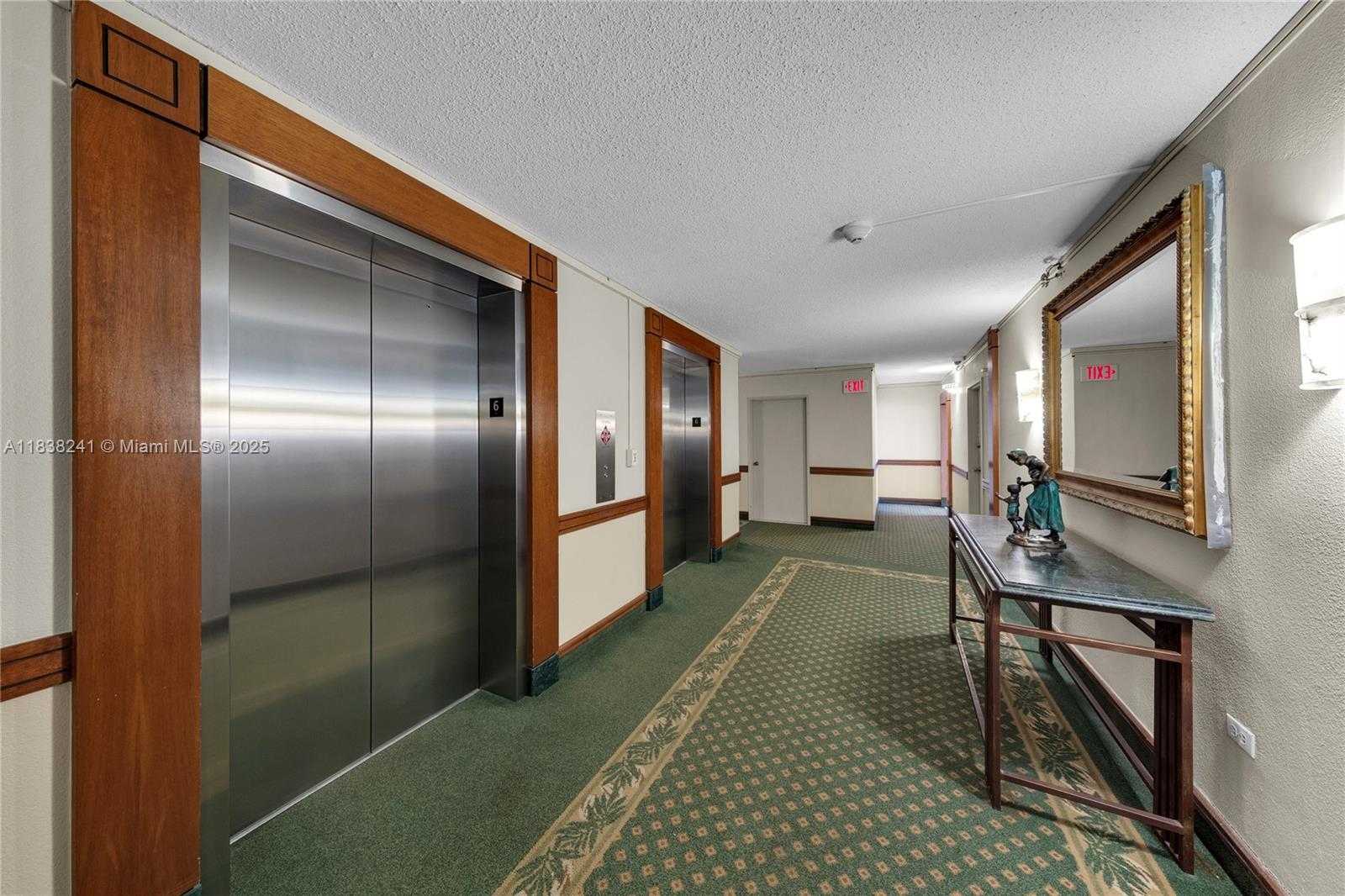 Small Image of 5555 COLLINS AVE #6D, Miami Beach Number 12