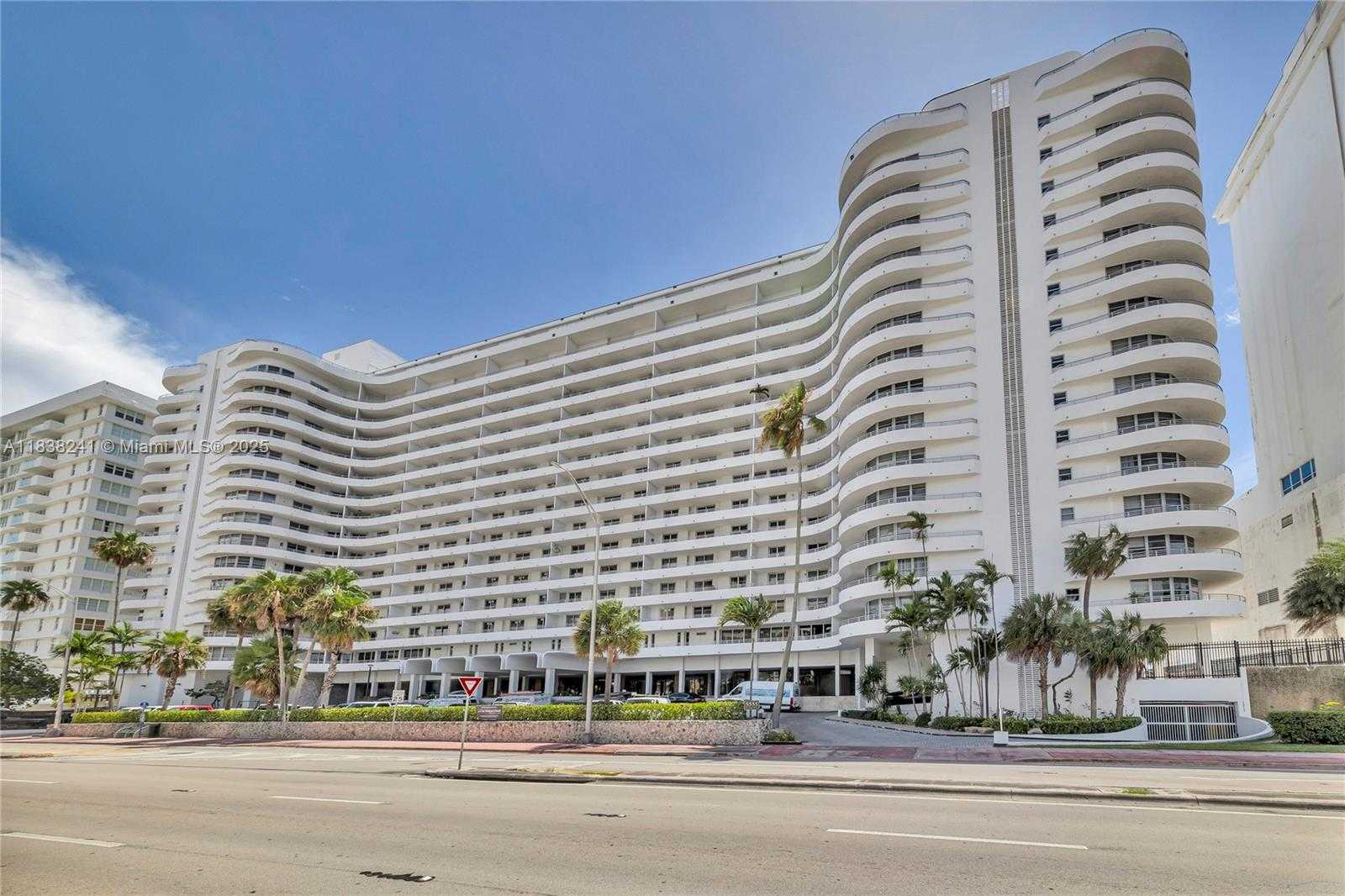 Small Image of 5555 COLLINS AVE #6D, Miami Beach Number 14