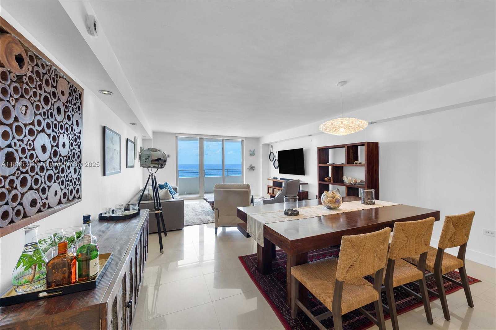 Small Image of 5555 COLLINS AVE #6D, Miami Beach Number 4